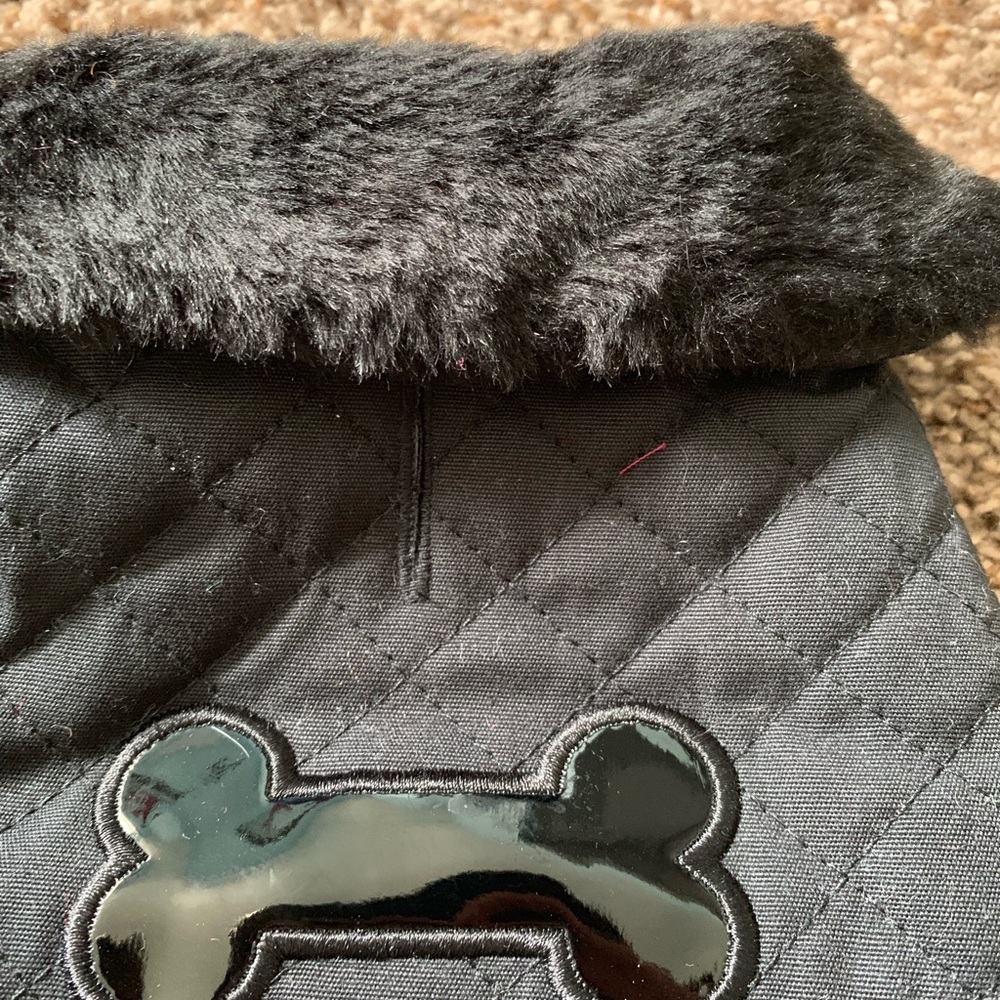 NWOT black quilted dog jacket - Picture 2 of 8